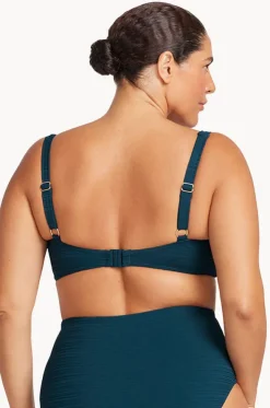 Aria Delacroix Bra