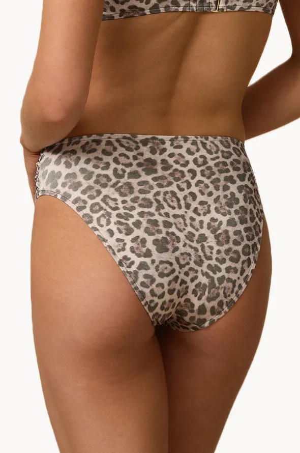 Belle Mid Rise Ruched Pant