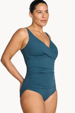 Minque Delacroix One Piece